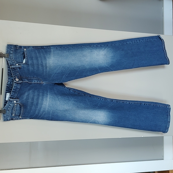 GAP Denim - 💥HP💥Gap Boot cut distressed look Blue Jeans Size 32 / 14